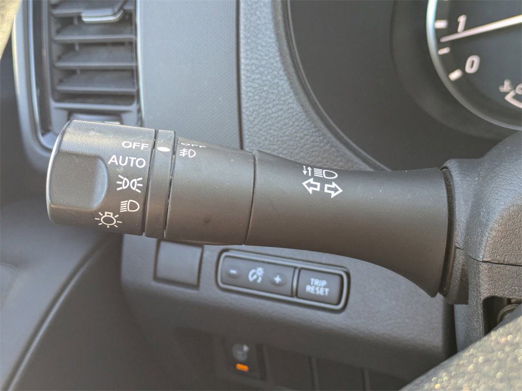 Used 2023 Nissan Frontier SV w/ Midnight Edition Package image 26