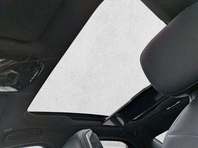 Certified 2023 BMW 760i xDrive 760i xDrive w/ Parking Assistance Package image 17