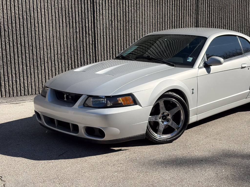 Used 2004 Ford Mustang Cobra RWD image 2