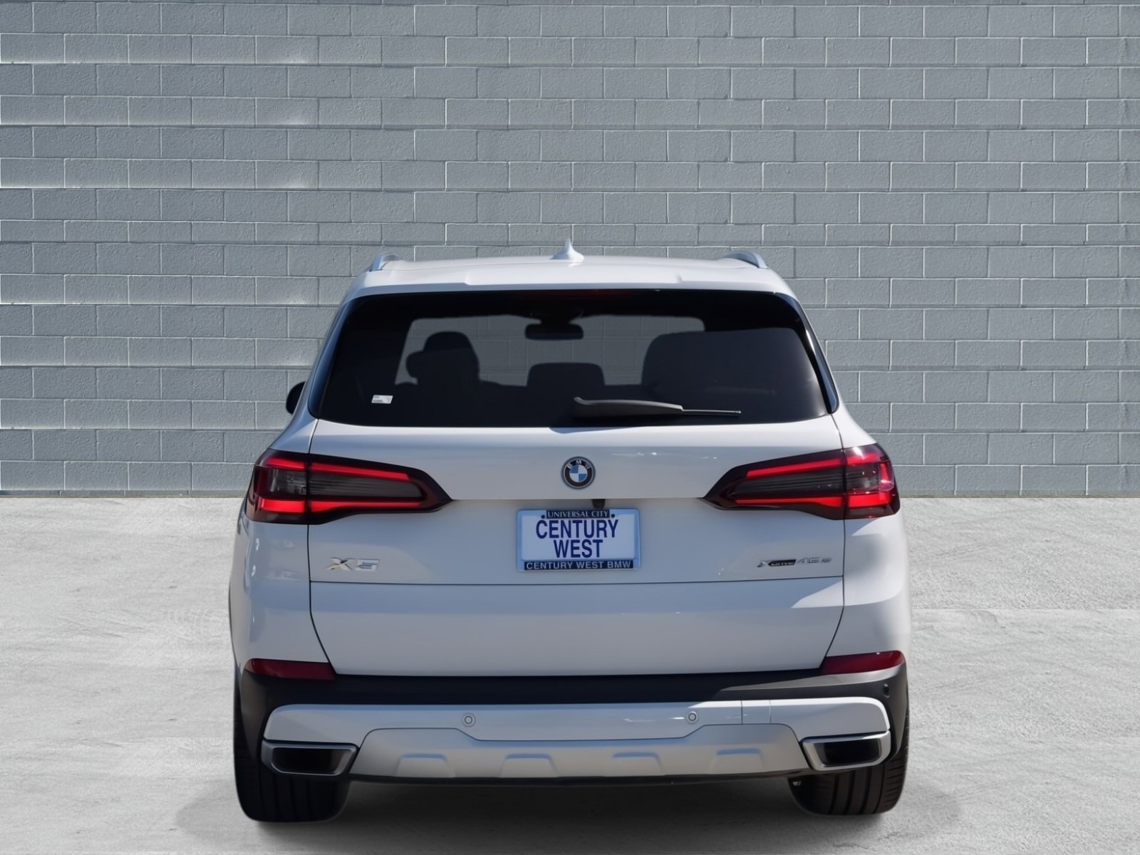 Certified 2023 BMW X5 xDrive45e w/ Parking Assistance Package image 3