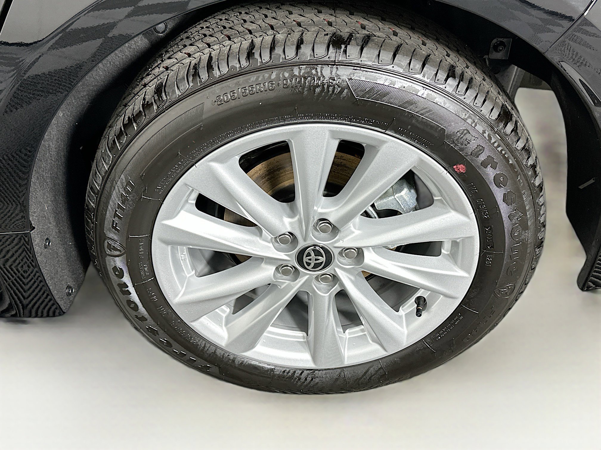 Used 2026 Toyota Corolla LE w/ LE Premium Package image 11