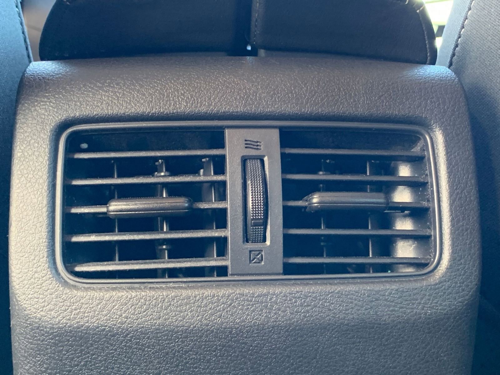 Used 2024 Nissan Rogue SV image 24