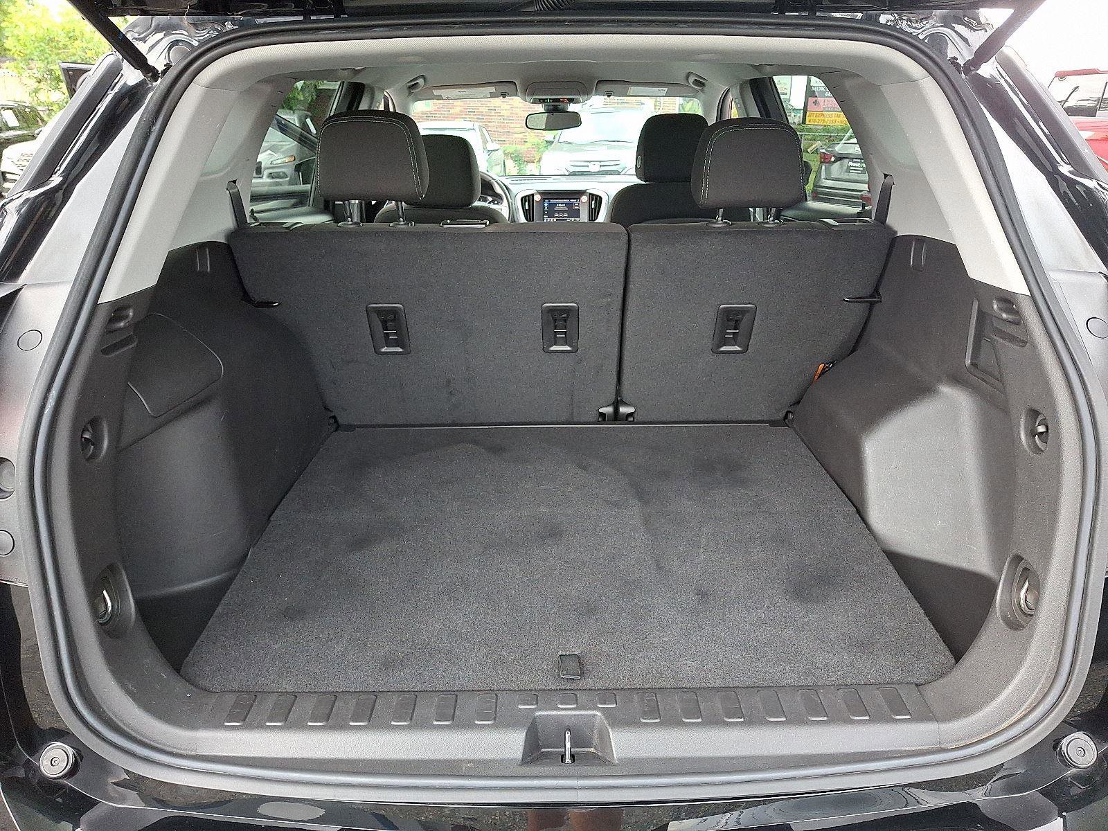Used 2024 GMC Terrain SLE image 26