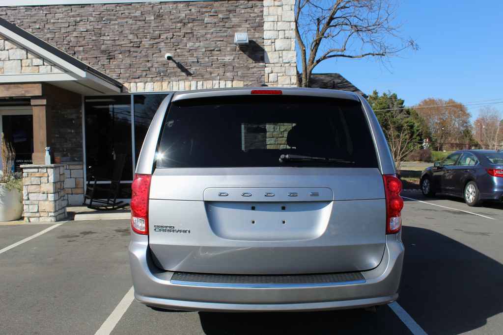 Used 2015 Dodge Grand Caravan SE image 6