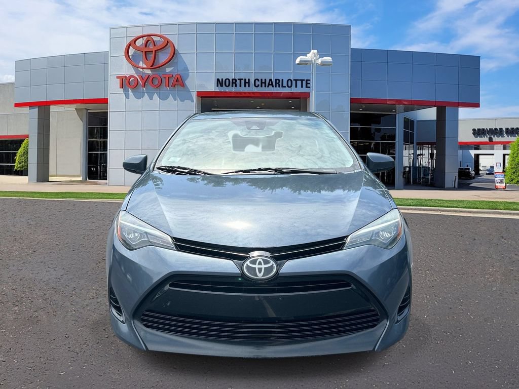 Used 2018 Toyota Corolla LE FWD image 2