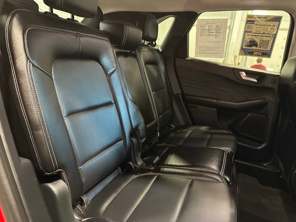 Used 2022 Ford Escape SEL w/ Technology Package image 30