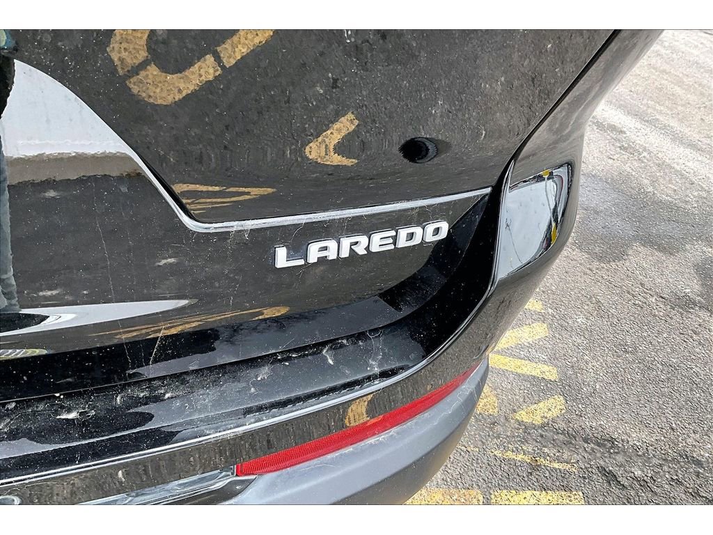 Certified 2025 Jeep Grand Cherokee L Laredo w/ Luxury Tech Group I image 9