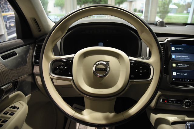 Used 2023 Volvo XC90 T8 Ultimate w/ Lounge Package image 12