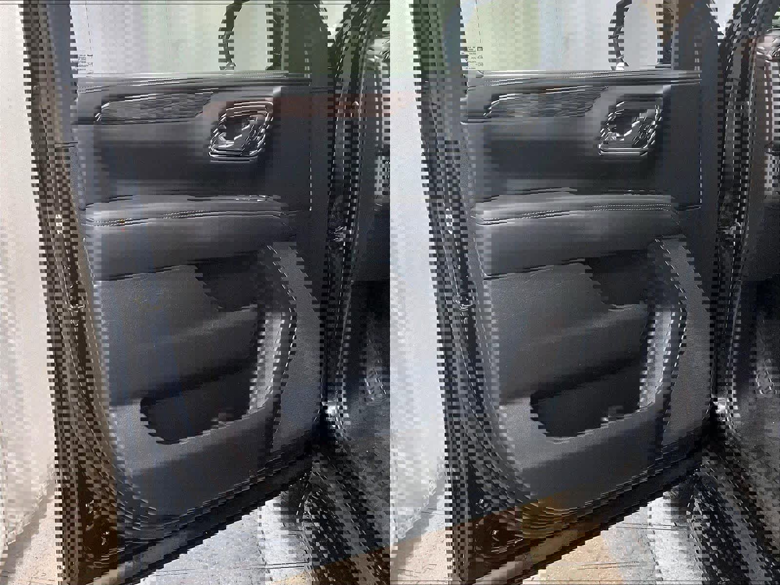 Used 2023 Chevrolet Tahoe LS image 9