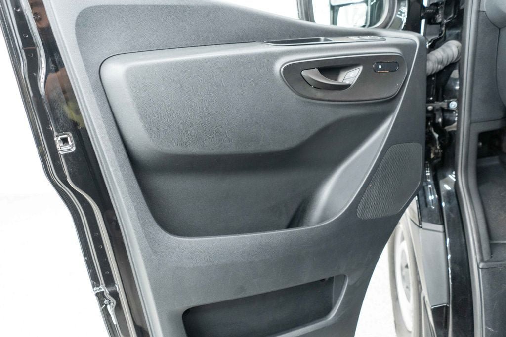 Used 2024 Mercedes-Benz Sprinter 2500 image 13