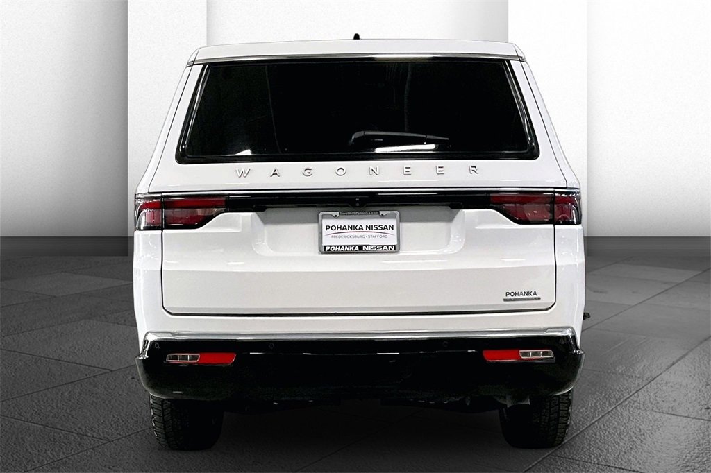 Used 2024 Jeep Wagoneer L Series II w/ Flexible Seating Group image 3