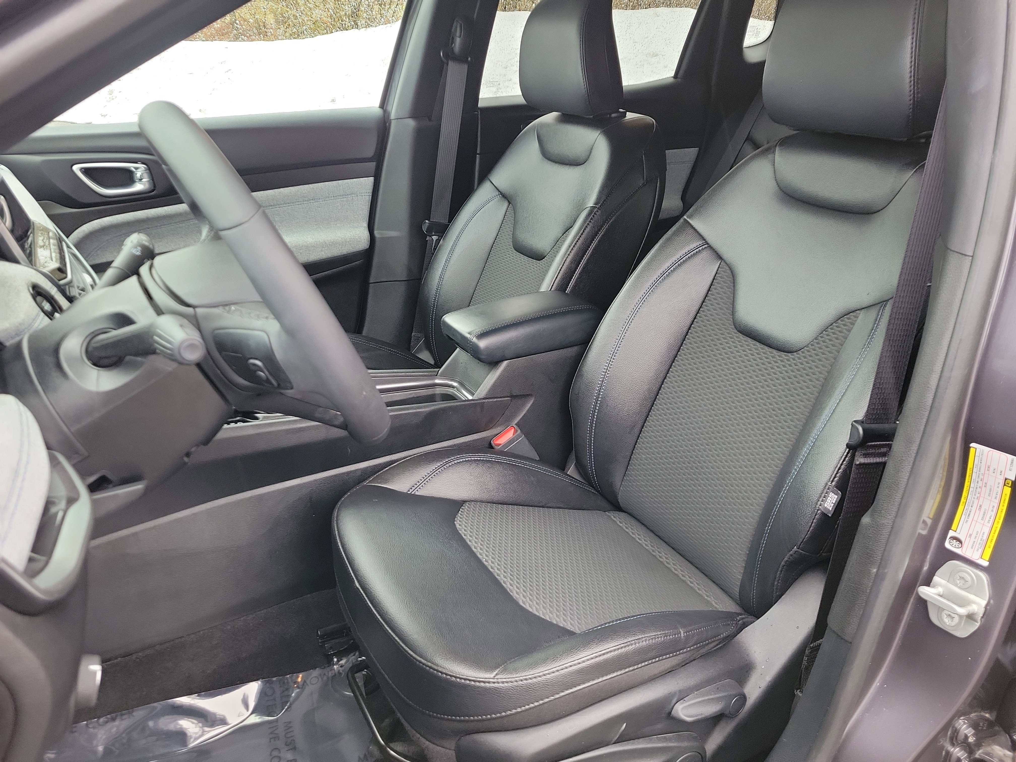 Used 2024 Jeep Compass Latitude image 14