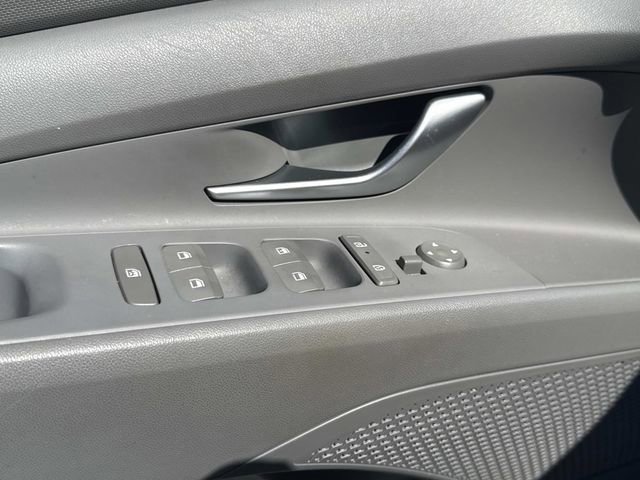 Used 2024 Hyundai Elantra SE image 26