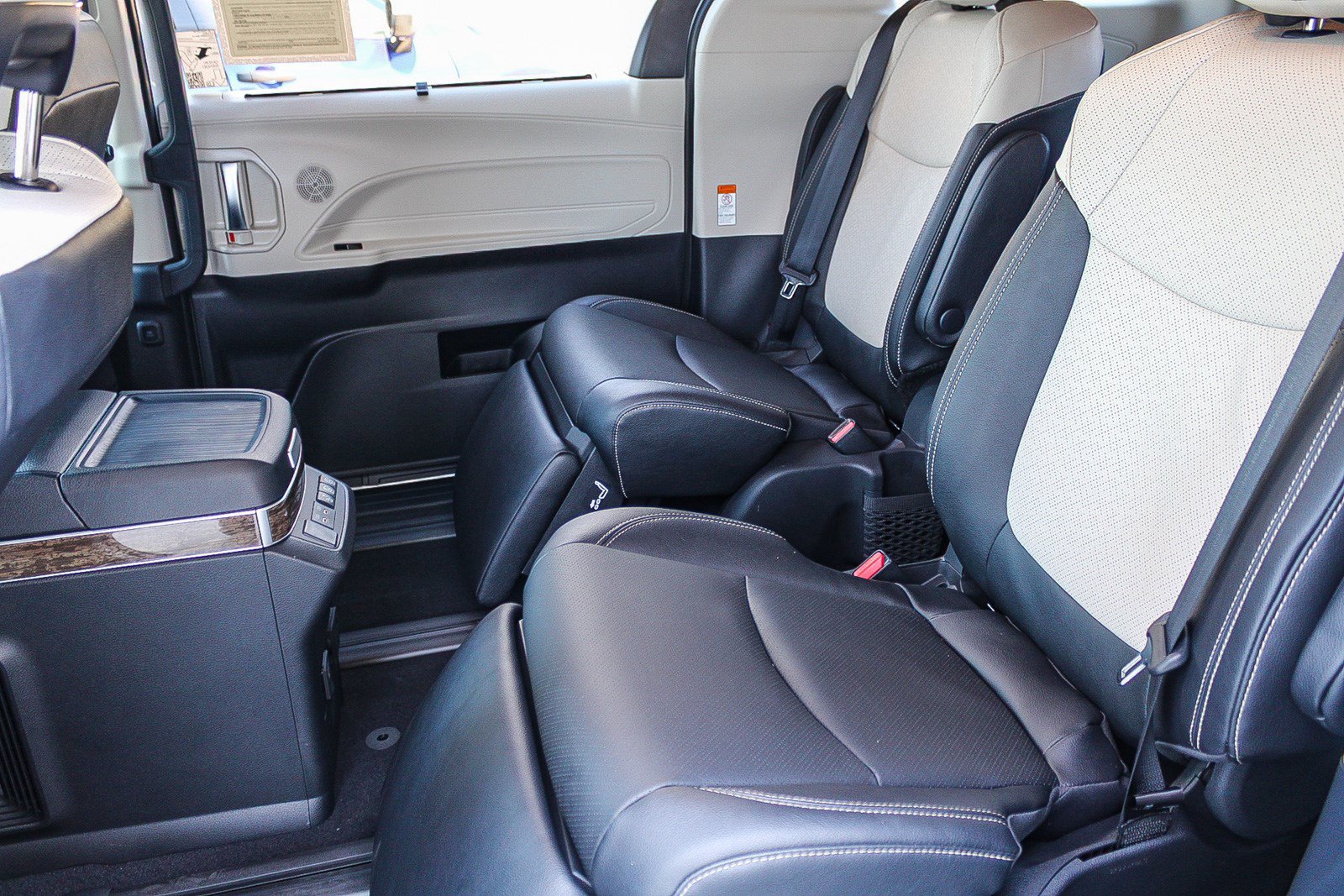 Certified 2026 Toyota Sienna Platinum AWD/4WD image 20