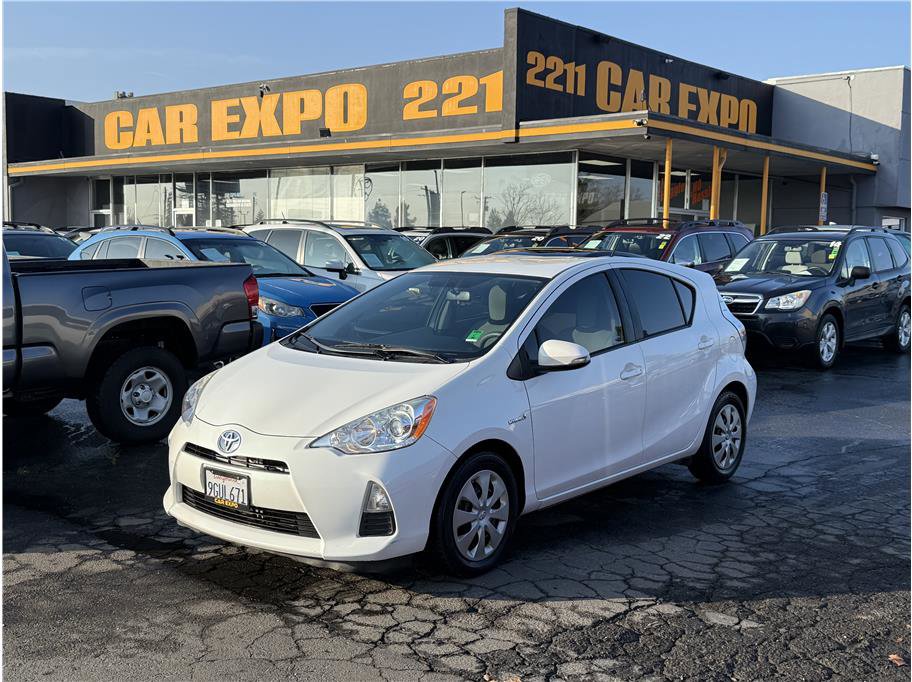 Used 2014 Toyota Prius C One image 1