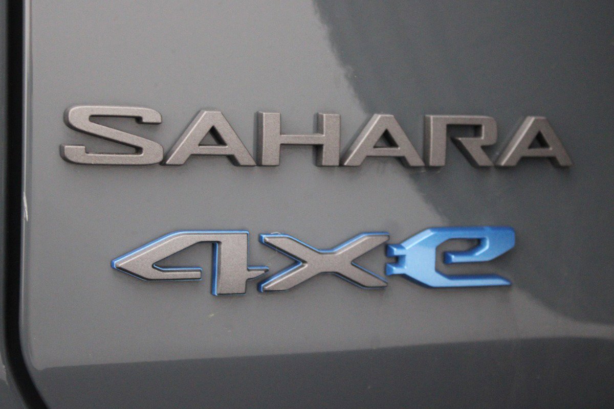 Used 2025 Jeep Wrangler Unlimited Sahara w/ Safety Group image 33