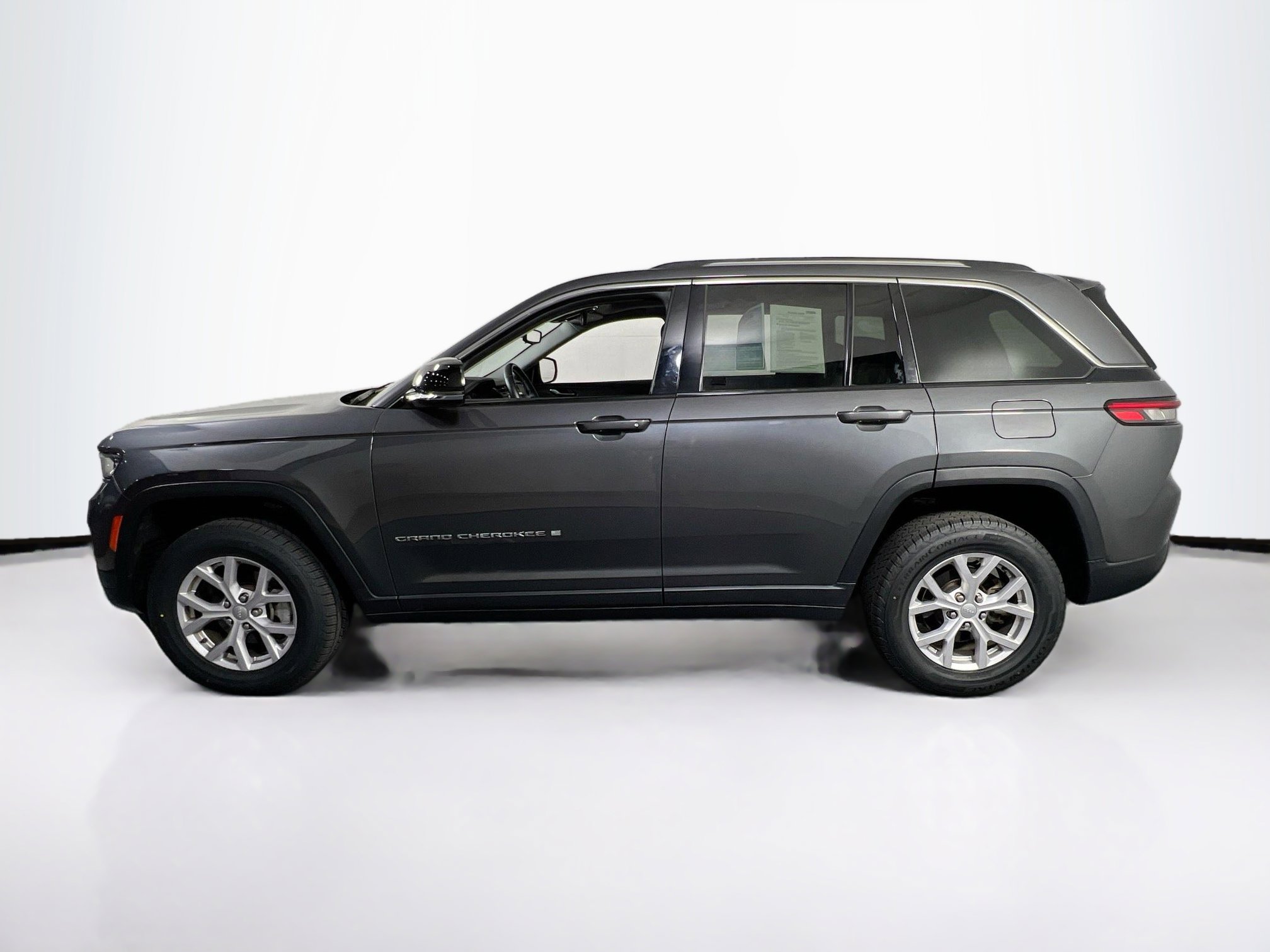 Used 2022 Jeep Grand Cherokee Limited image 8