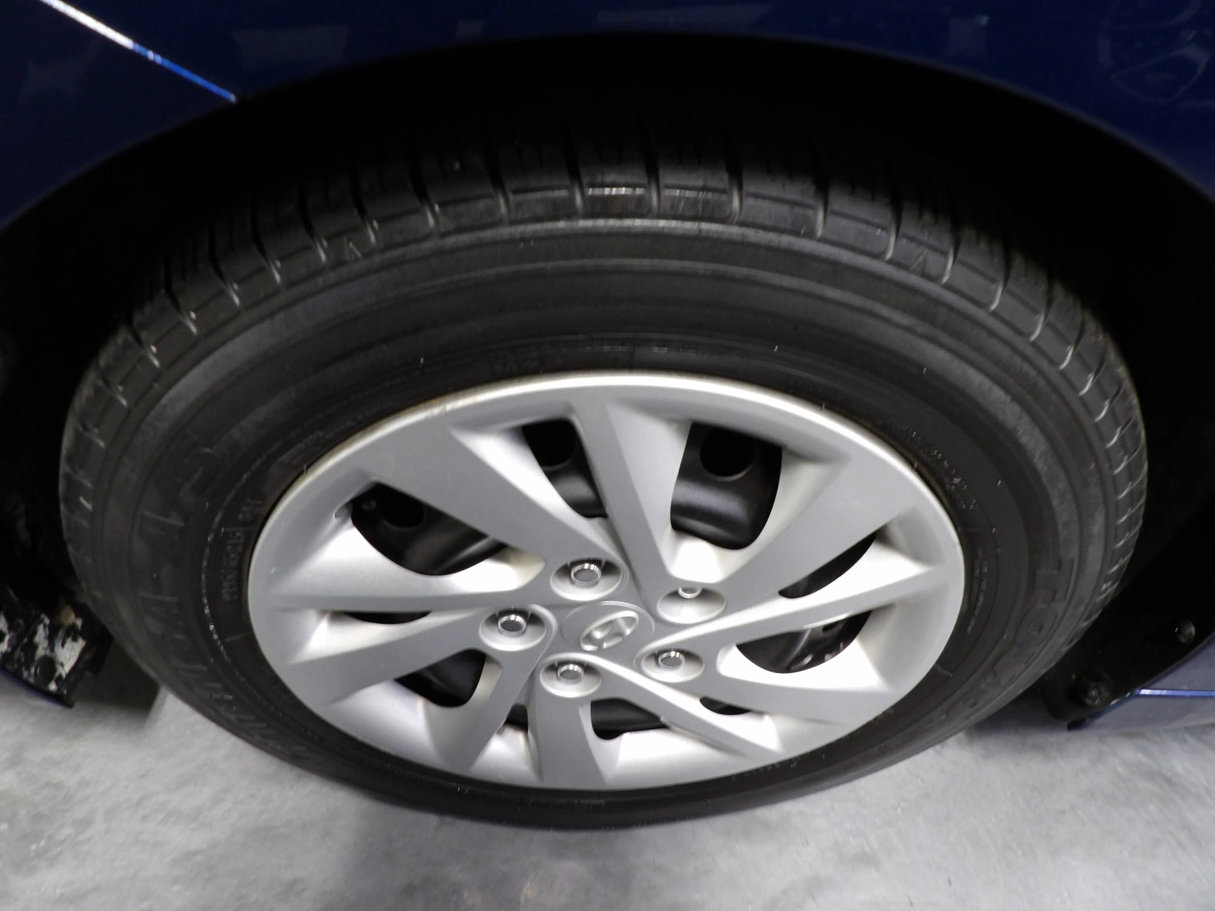 Used 2019 Hyundai Elantra SE FWD image 17