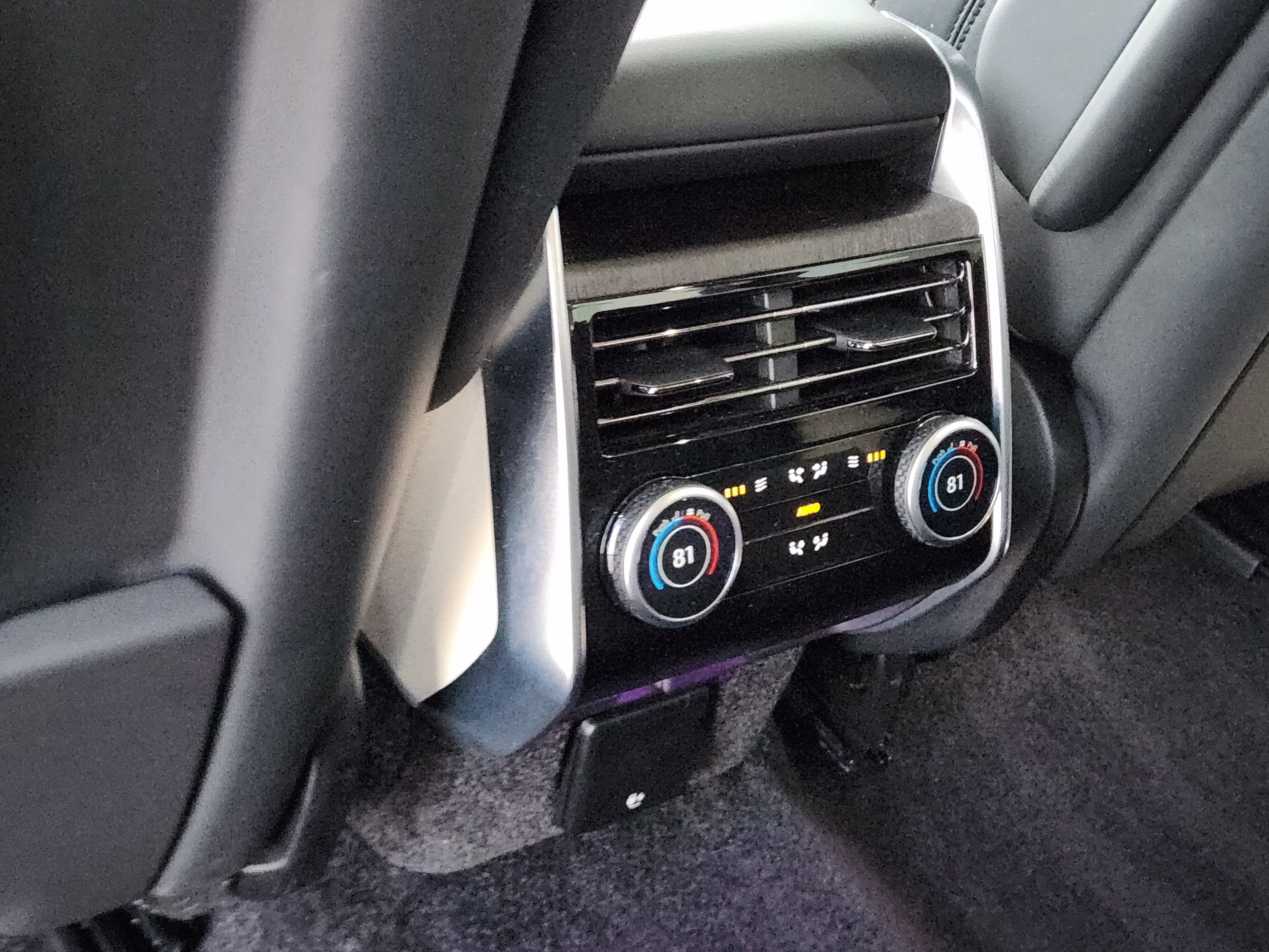 Used 2022 Land Rover Range Rover SE image 34