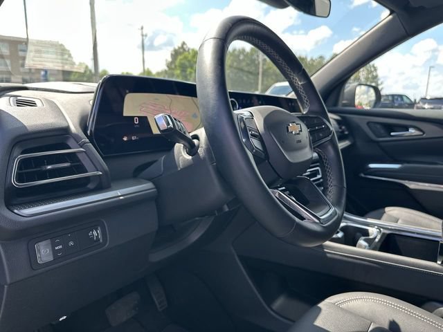 Certified 2025 Chevrolet Traverse LT FWD image 10