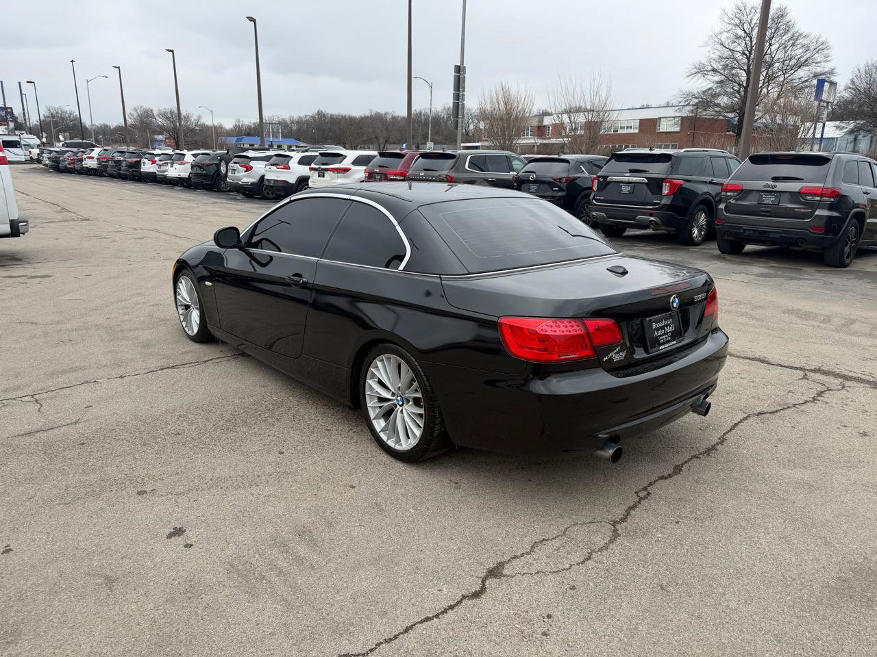 Used 2011 BMW 335i Convertible image 5