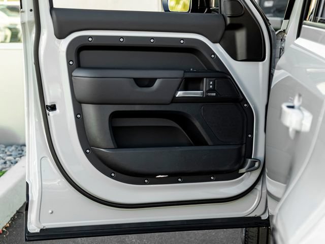 New 2026 Land Rover Defender 110 X AWD/4WD image 12