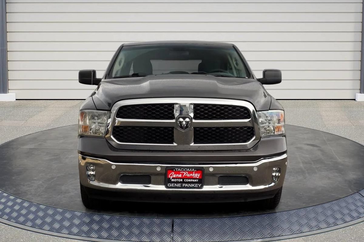 Used 2017 RAM 1500 Classic SLT AWD/4WD image 2