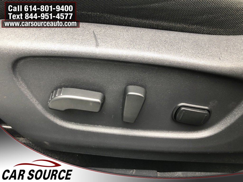 Used 2018 Nissan Rogue SV w/ Premium Package image 14