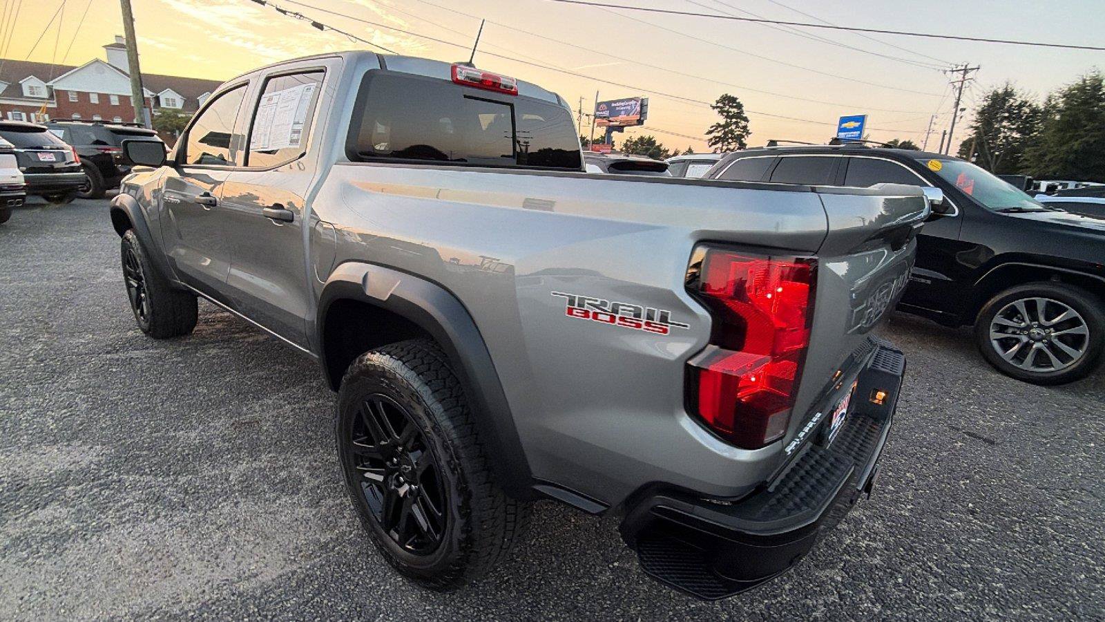 Used 2024 Chevrolet Colorado Trail Boss w/ Advanced Trailering Package AWD/4WD image 10