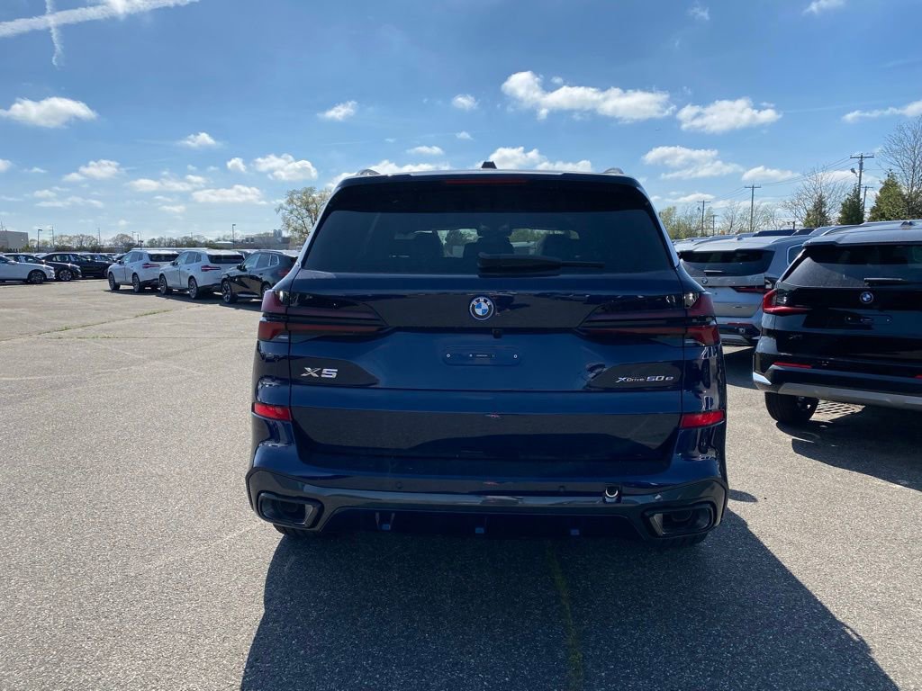 New 2026 BMW X5 xDrive50e w/ M Sport Package AWD/4WD image 3