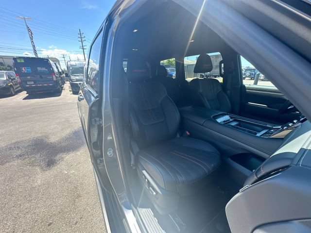 Used 2025 Nissan Armada PRO-4X AWD/4WD image 27