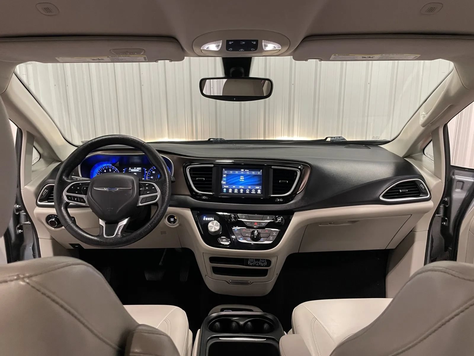 Used 2021 Chrysler Voyager Lxi FWD image 27
