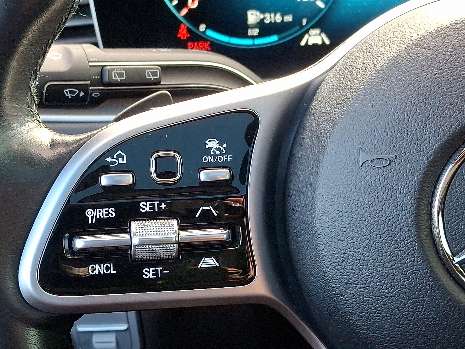 Used 2022 Mercedes-Benz GLS 450 4MATIC image 22