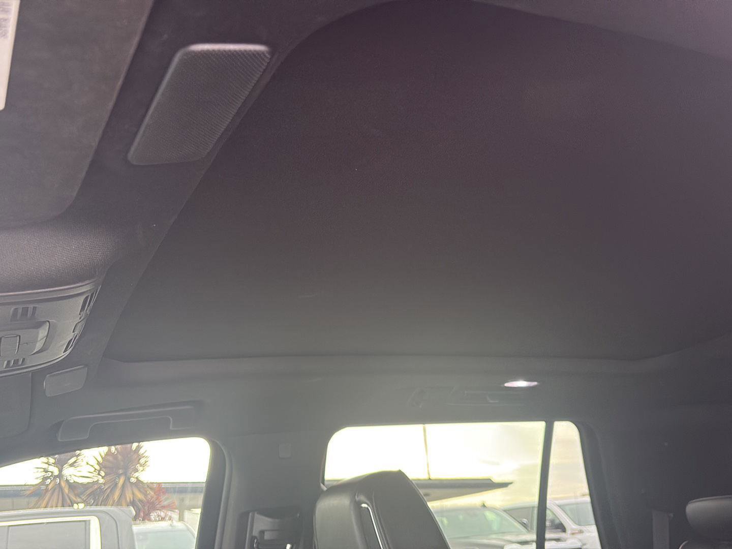 Used 2023 Cadillac Escalade Premium Luxury w/ Performance Package AWD/4WD image 31