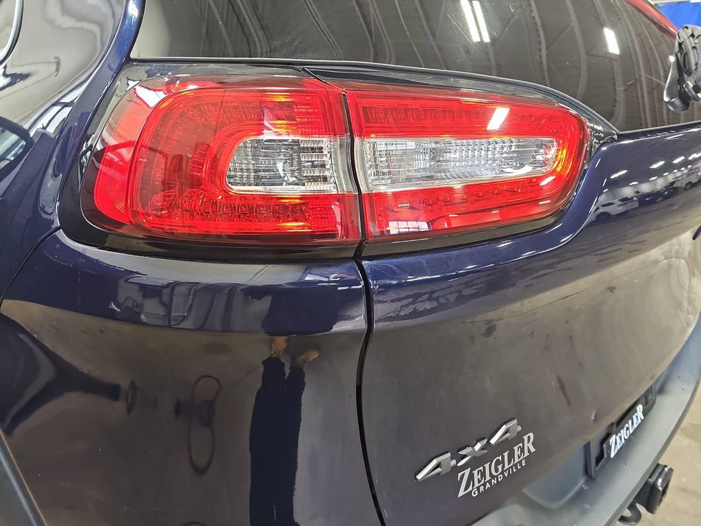 Used 2016 Jeep Cherokee Trailhawk w/ Leather Interior Group image 34