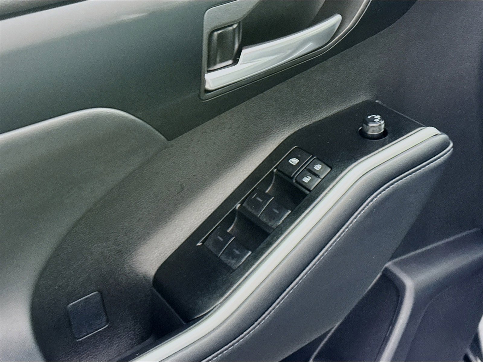 Certified 2025 Toyota Highlander XLE image 14