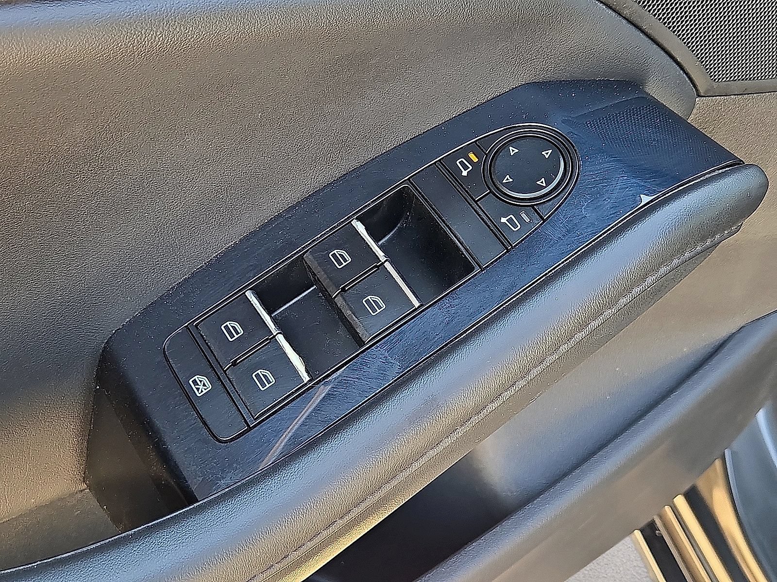 Used 2024 MAZDA MAZDA3 s FWD image 20
