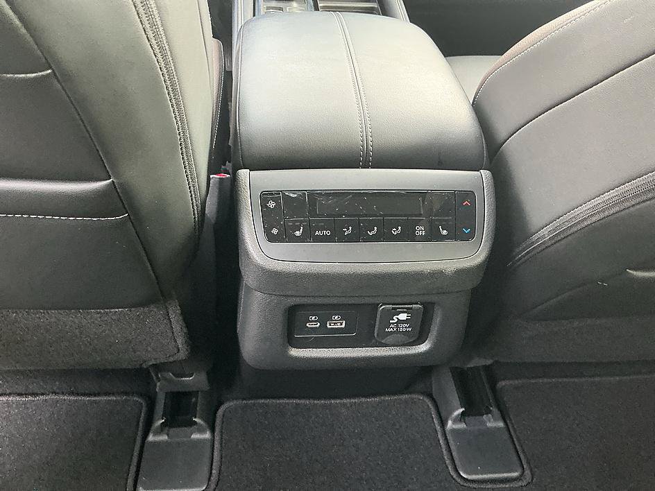 Certified 2025 Nissan Pathfinder Platinum w/ Cargo Package FWD image 27