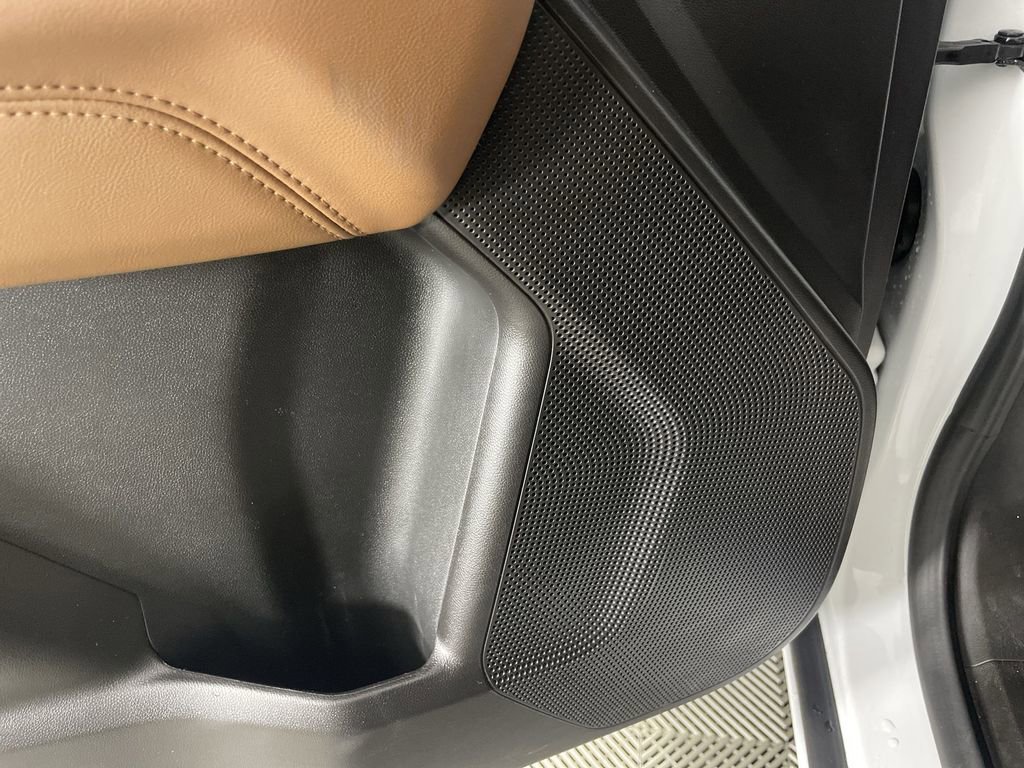 Used 2025 GMC Canyon AT4 image 24