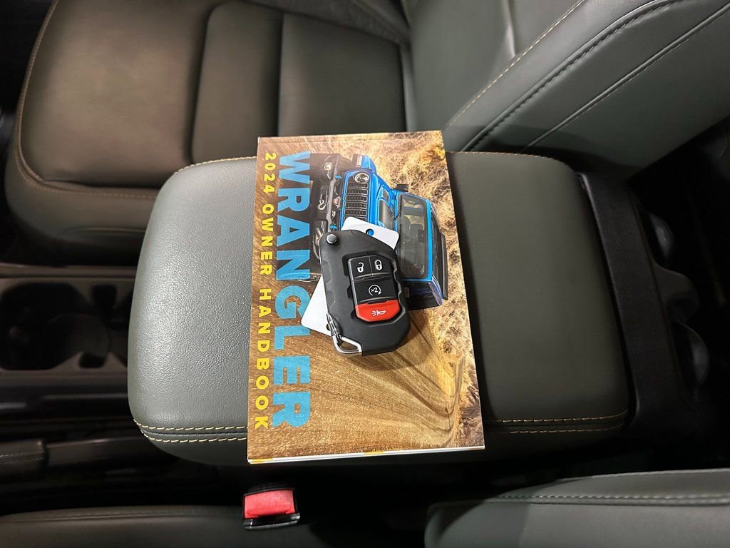 Used 2024 Jeep Wrangler High Altitude image 43