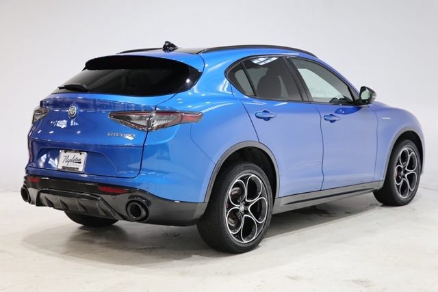 Used 2024 Alfa Romeo Stelvio Veloce AWD/4WD image 7
