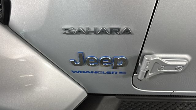 Used 2023 Jeep Wrangler Unlimited Sahara w/ Cold Weather Group AWD/4WD image 9