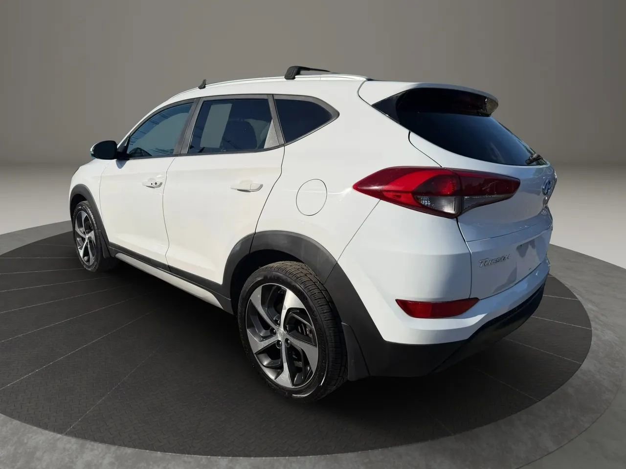 Used 2017 Hyundai Tucson Sport w/ Cargo Package AWD/4WD image 7