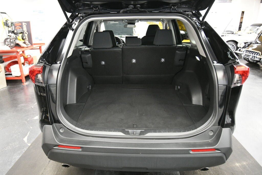 Certified 2025 Toyota RAV4 LE AWD/4WD image 20