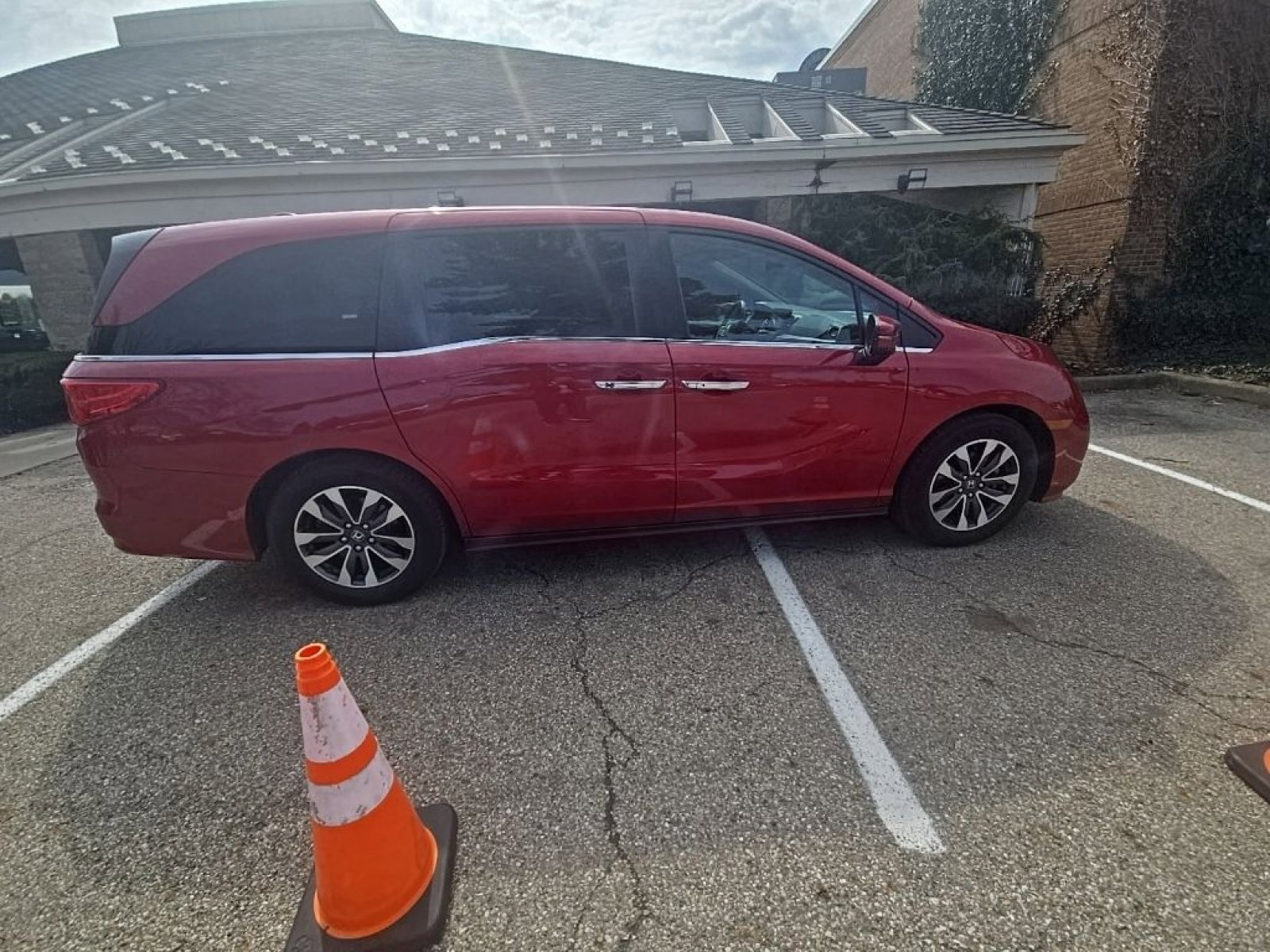 Certified 2023 Honda Odyssey EX-L image 8