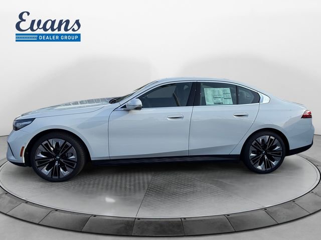 New 2026 BMW 530i xDrive AWD/4WD image 2