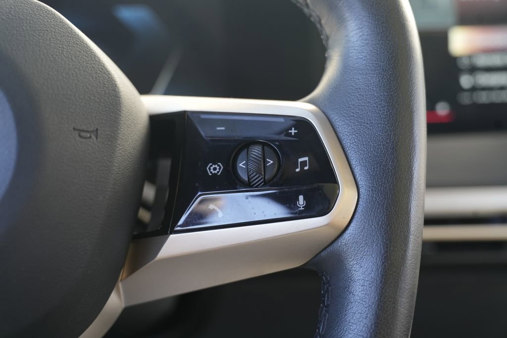 Used 2022 BMW iX xDrive50 w/ Premium Package image 45