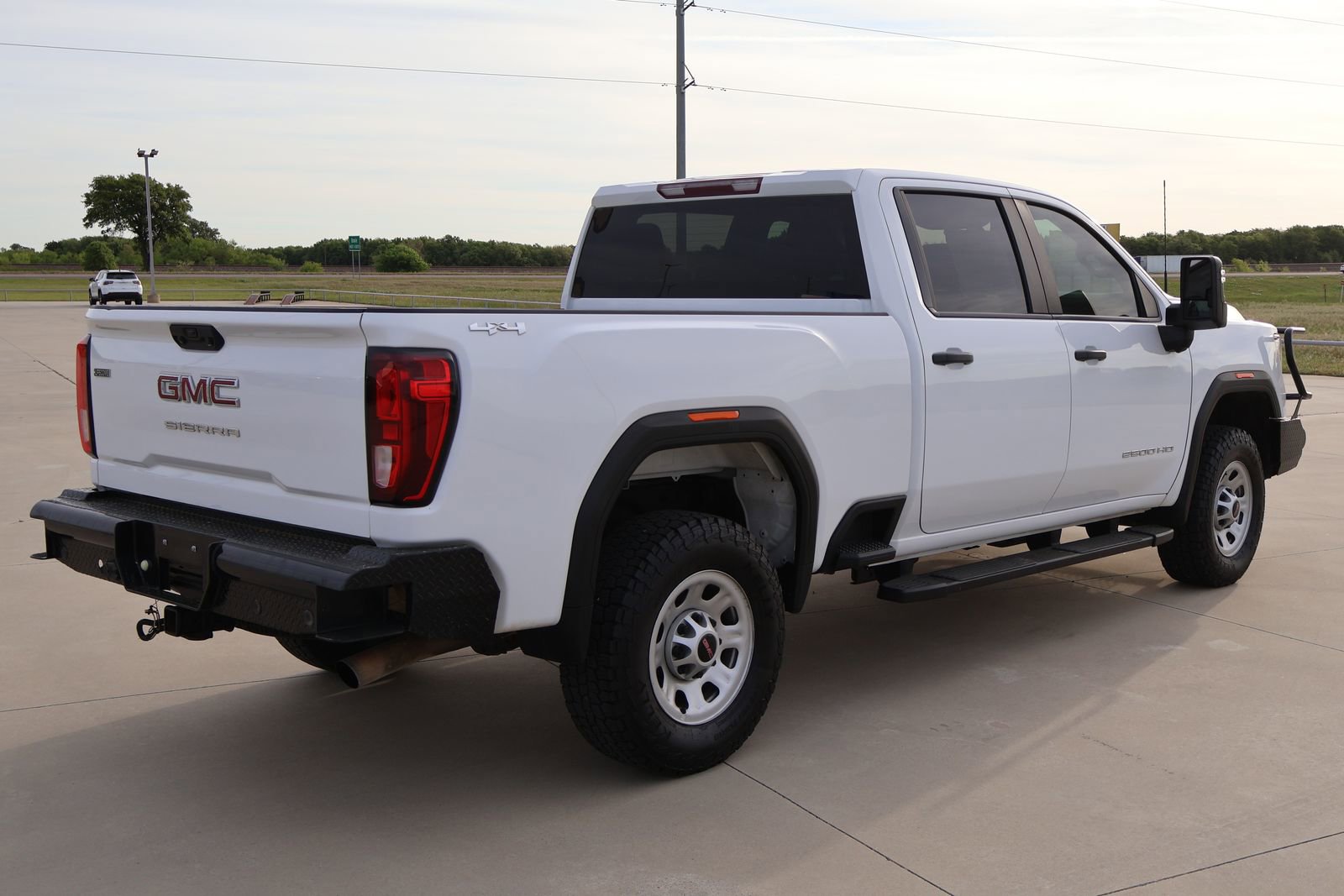Used 2022 GMC Sierra 2500 Pro w/ Convenience Package image 8