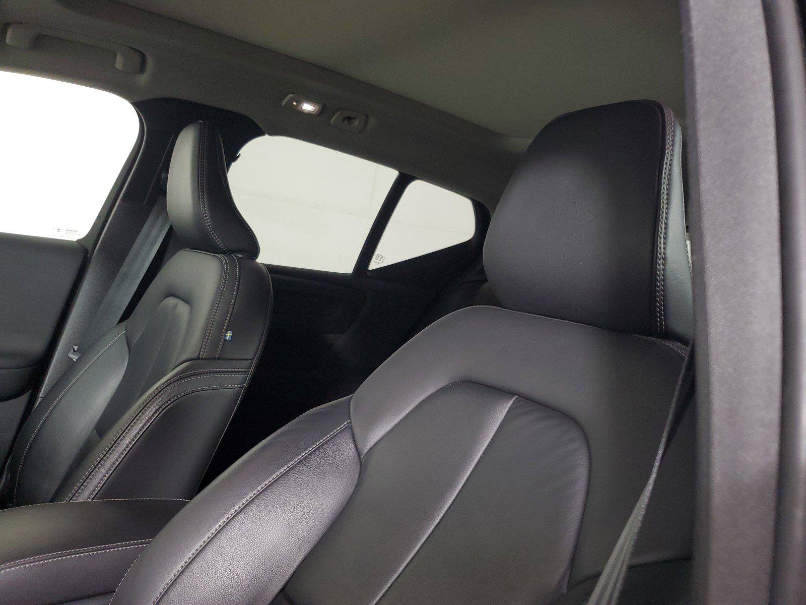 Certified 2023 Volvo XC40 B5 Plus w/ Protection Package Premier AWD/4WD image 23