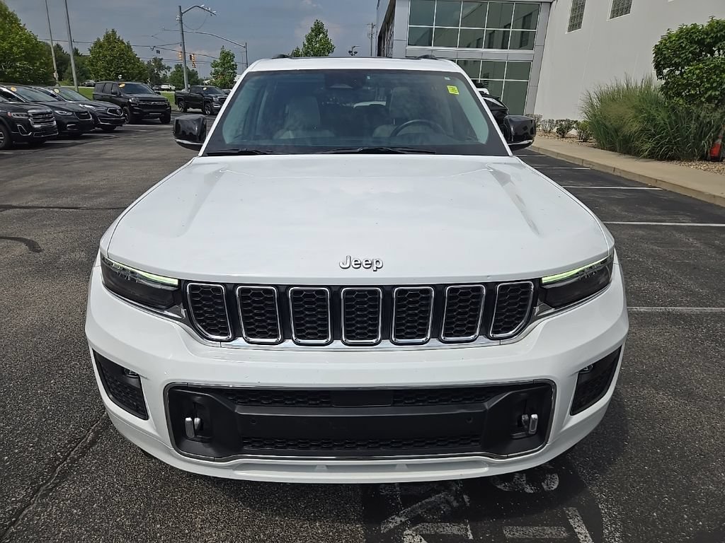Used 2021 Jeep Grand Cherokee L Overland w/ Luxury Tech Group IV AWD/4WD image 3